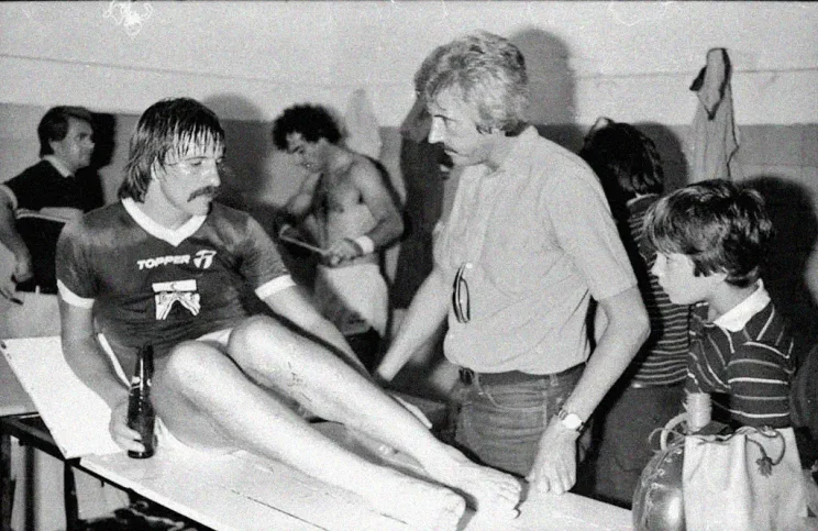 De izquierda a derecha; Carlos Alberto Arregui, ex futbolista de Ferro Carril Oeste, Rolo Puente y Mariano Roger (de niño - guitarrista actual de Babasonicos)